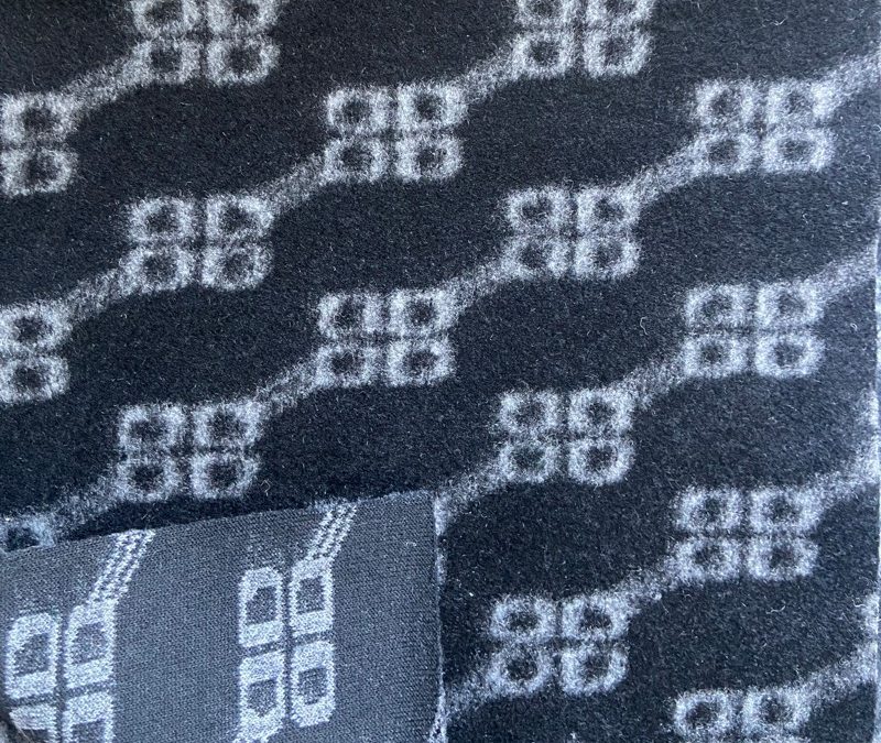 custom-wool-knit-fabric-pattern-sample with black and white color